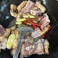 红烧肉排骨炖土豆 好吃到爆 土豆粉粉糯糯 排骨软烂入味的做法图解9