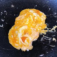 菠萝鲜虾炒饭的做法图解2