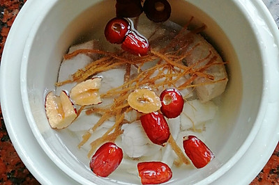 红参须炖瘦肉汤