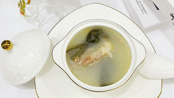 汤鲜味美的扇骨海带黄豆汤