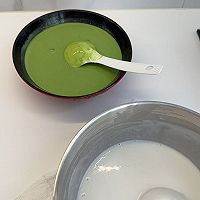 抹茶椰汁千层糕的做法图解2