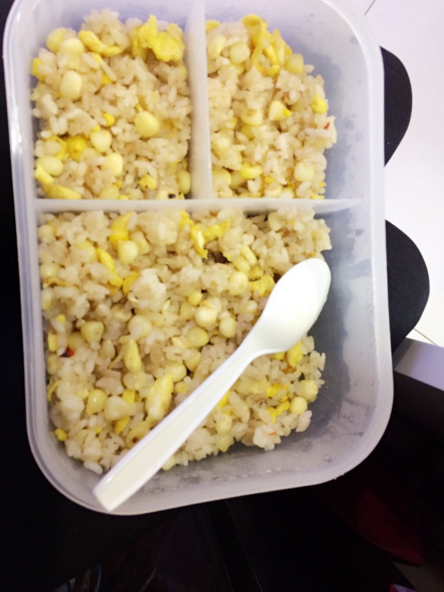 黄金蛋炒饭的做法图解3