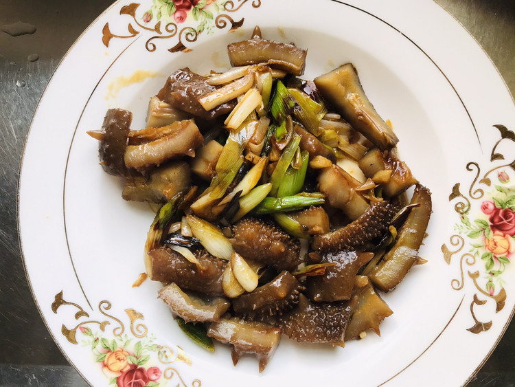 葱爆海参的做法