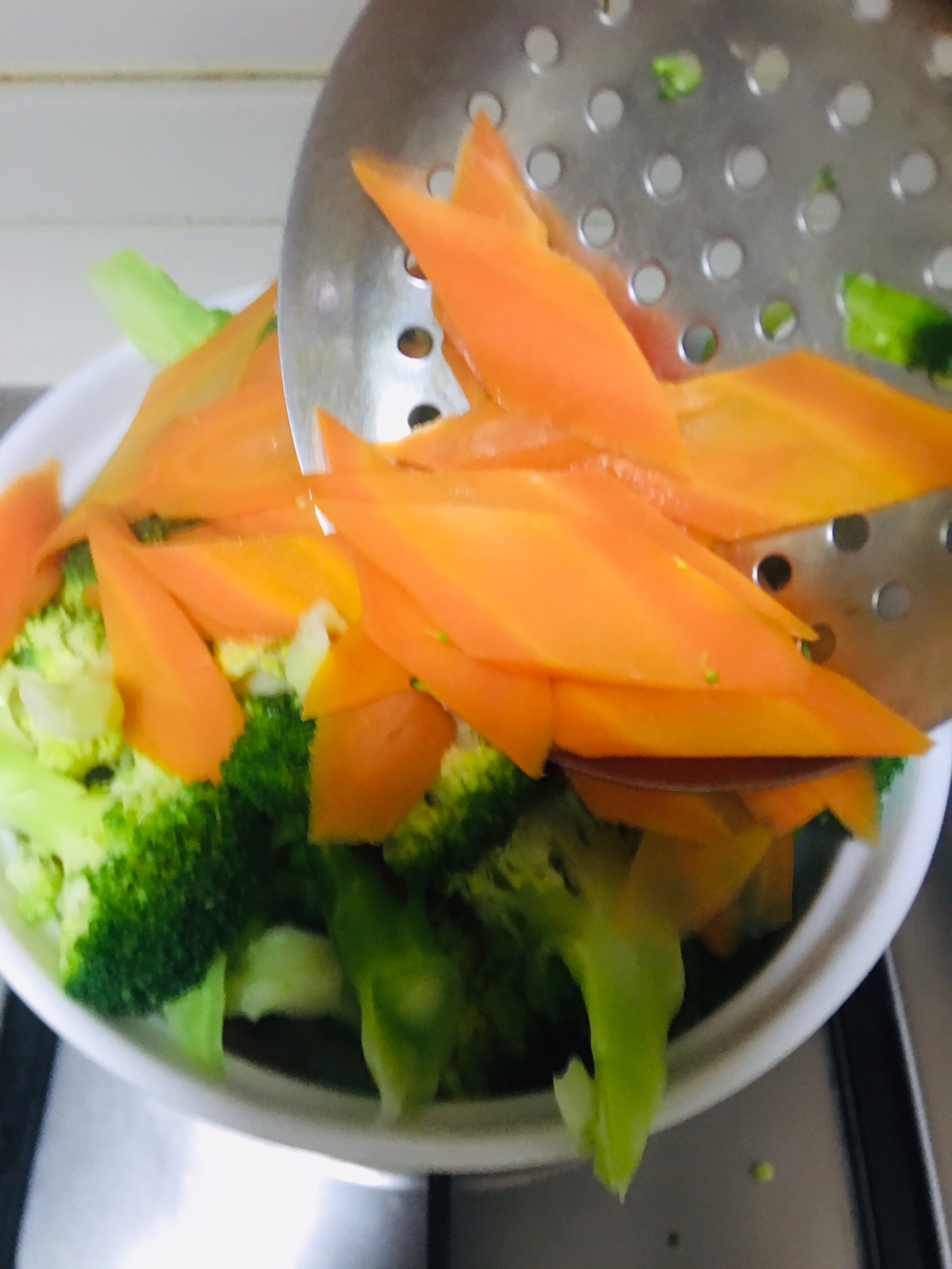 萝卜雕花的做法_【图解】萝卜雕花怎么做如何做好吃_萝卜雕花家常做法大全_煜琪麻麻_豆果美食