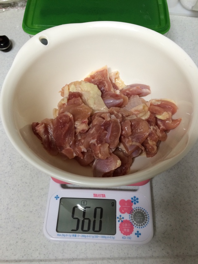 日式炸鸡块（鳥の唐揚げ)的做法图解1