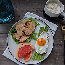 健康减脂早餐—香煎鸡脯肉