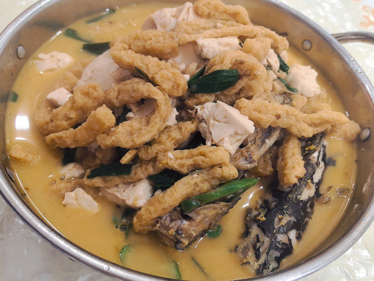黄骨鱼豆腐煲的做法