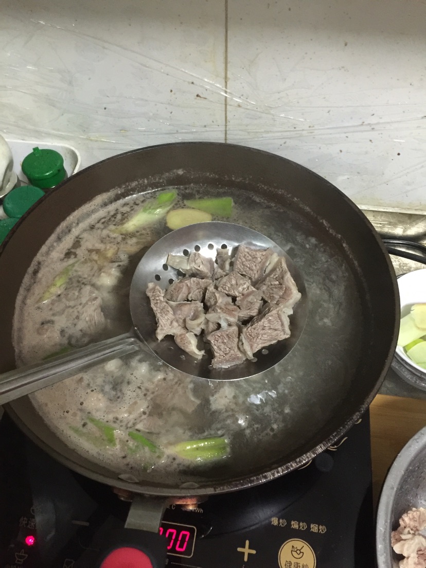 红烧牛肉的做法图解2