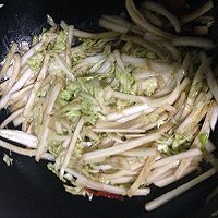 酸辣醋溜白菜的做法图解5