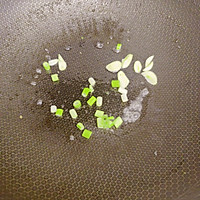 #鸡汁入家宴 感恩正当“食”#西兰花炒牛肉丸的做法图解2