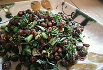 野韭菜炒豆豉的做法