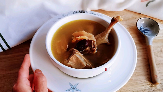 滋补清凉的天麻老鸭汤