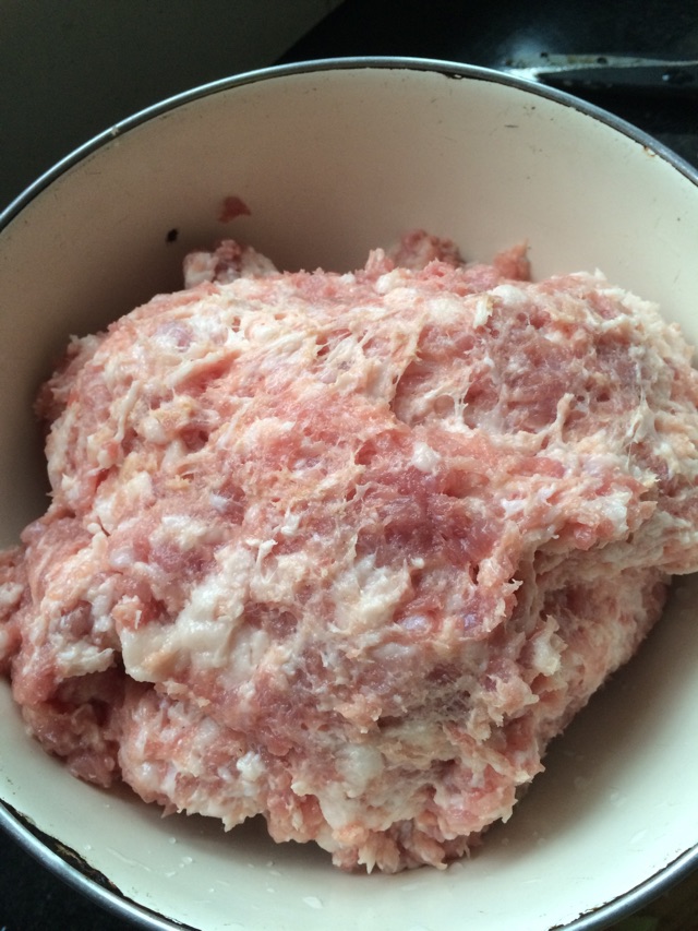 虾仁鲜肉饺子的做法图解1