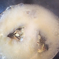 鱼头鱼尾豆腐汤的做法图解2