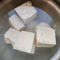 砂锅炖酸菜的做法图解2