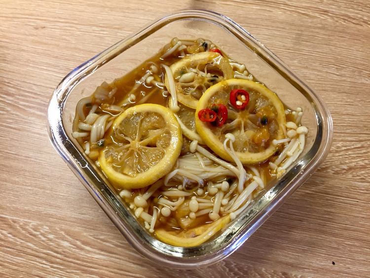 泰式酸辣金针菇/鸡爪的做法