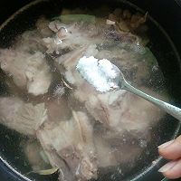 猪头骨营养汤的做法图解3