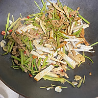 芹菜香干肉丝的做法图解8