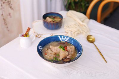 香菇白菜猪蹄汤