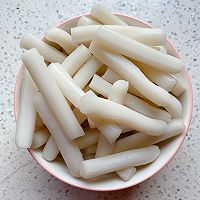 鸡爪炖年糕的做法图解2