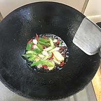 龙虾拌面的做法图解3