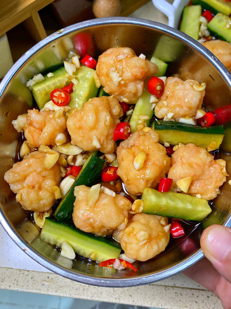 低卡减脂餐！清爽可口的凉拌黄瓜虾球的做法
