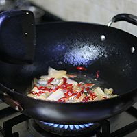 腊肉炒菜苔 的做法图解4
