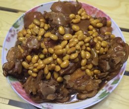 黄豆焖猪蹄的做法
