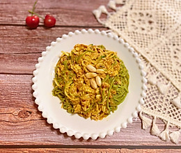 菠菜版椒麻鸡丝凉面的做法