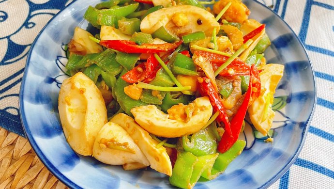 不一样的辣椒炒鸡蛋——熟鸡蛋也能炒着吃