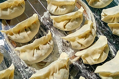 猪肉虾仁芹菜饺子