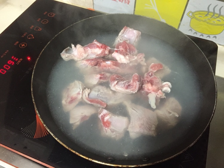 蒜香叉烧排骨煲仔饭（懒人版）的做法图解2