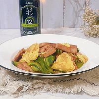 #蛋趣体验#夏日开胃菜，青瓜火腿炒鸡蛋的做法图解15