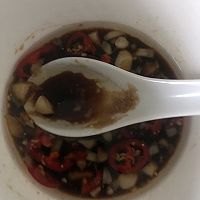 茼蒿拌蘑菇的做法图解5