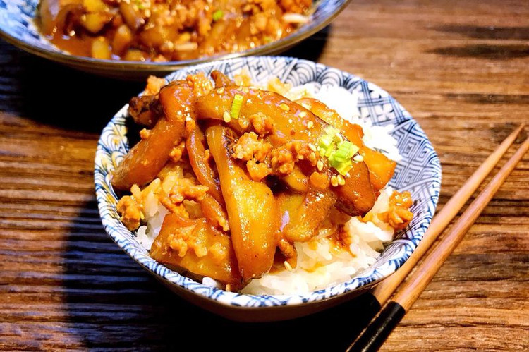姥姥家的肉末茄条（低油版）的做法