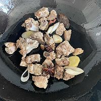 土豆排骨的做法图解2