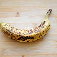 完美香蕉溶豆 健康营养宝宝辅食 超人气小零食的做法图解1