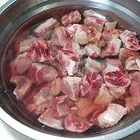 #少盐饮食 轻松生活#滋补肠胃的番茄牛肉粉丝煲的做法图解1