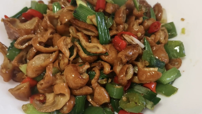 吃一口就停不下来的美味～爆炒肥肠