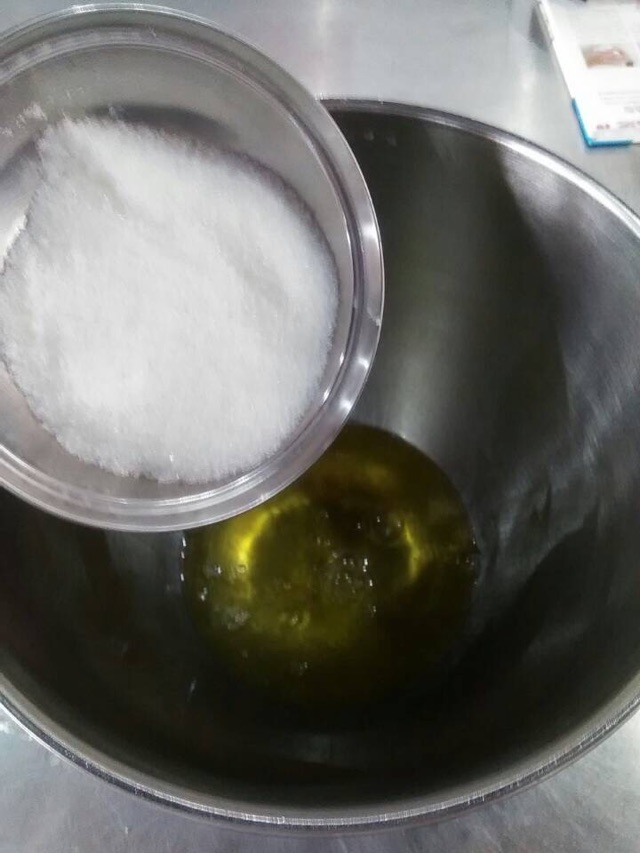 抹茶蛋糕卷的做法图解4