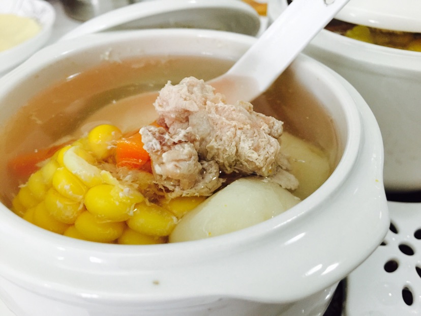 山鸡马蹄玉米炖汤的做法图解6