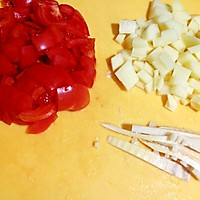 西红柿土豆咸笋汤的做法图解1