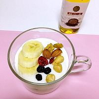 香蕉坚果酸奶杯的做法图解4
