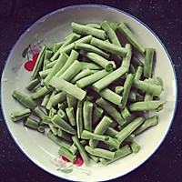 告别外卖--豆角炒肉的做法图解1