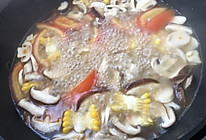 菌菇玉米酸汤锅的做法