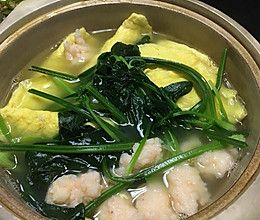 虾滑蛋饺菠菜汤的做法