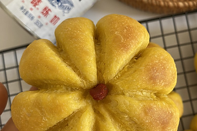 奶油南瓜炼乳面包