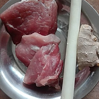 宝宝辅食肉饼汤的做法图解1
