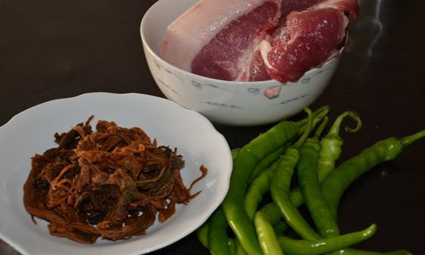 盐菜回锅肉的做法的做法图解1