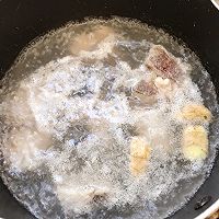 石斛海底椰排骨汤的做法图解1